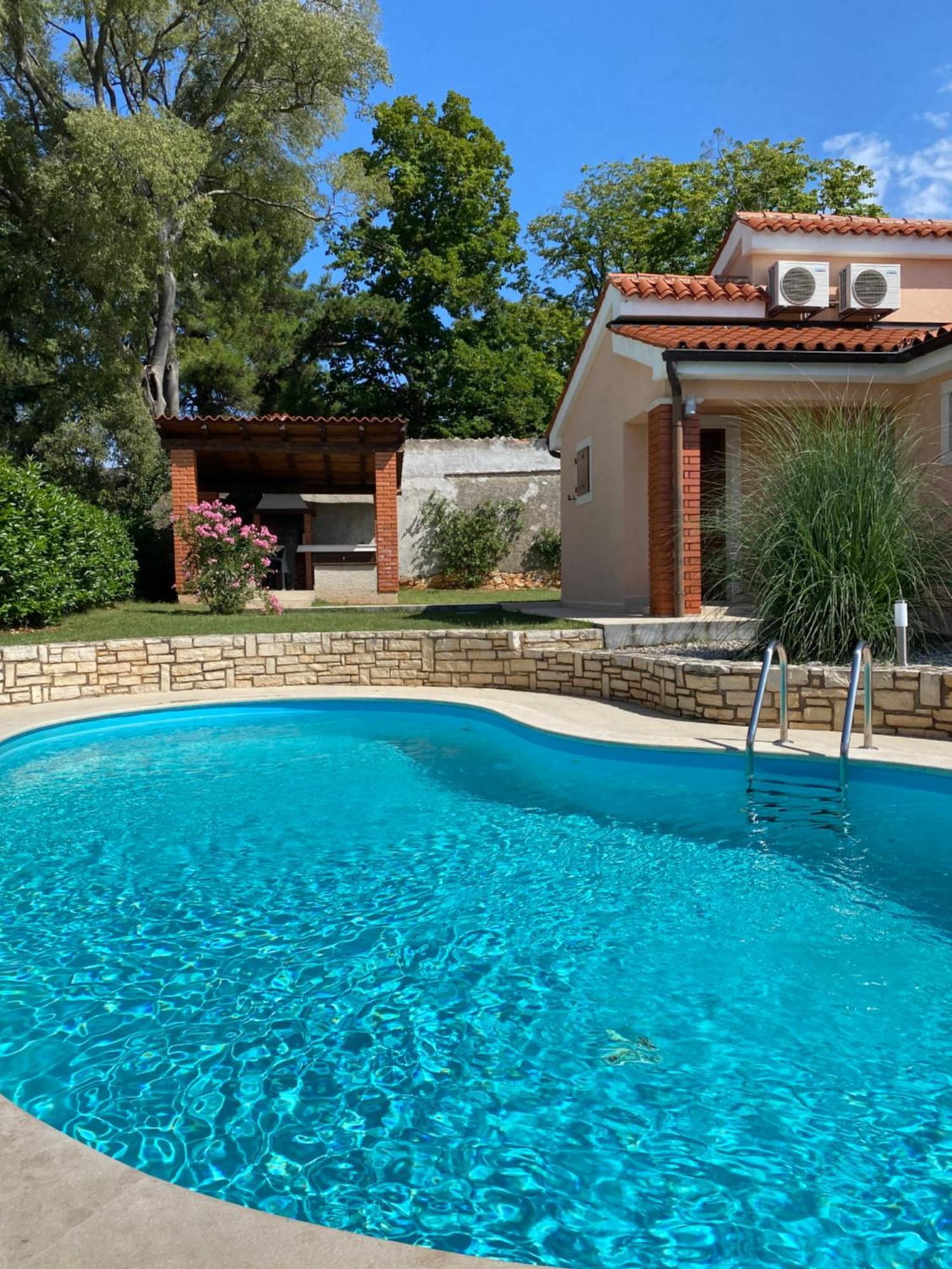 Villas Kolumbera With Private Pools Room photo